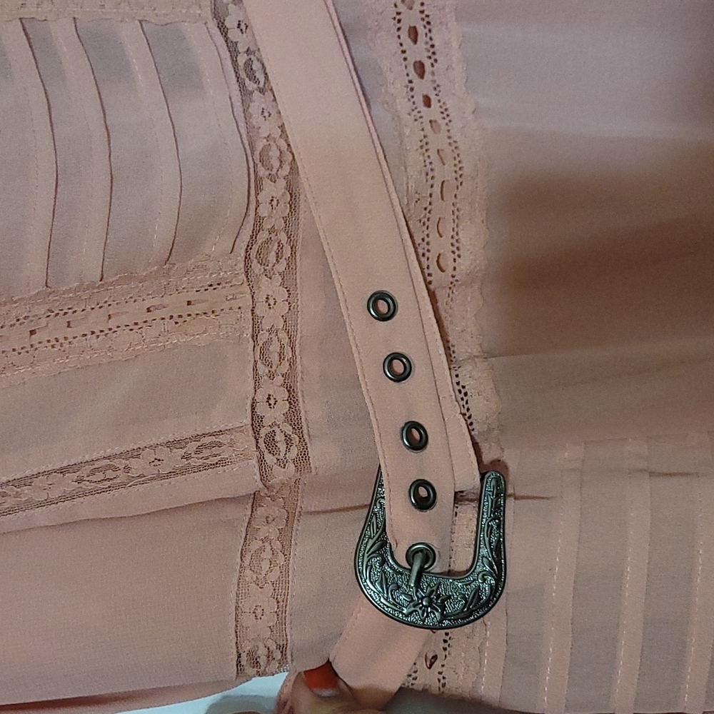 ASOS DESIGN _ lace insert maxi dress with buckle belt - Picture 6 of 8